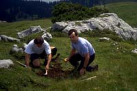 V bliini Peic, mitinega sredia Velike planine, so bile odkrite arheoloke najdbe (T. Cevc, 1996).